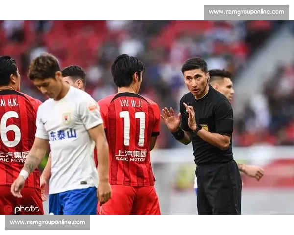 红牌罚下改写比赛走向裁判尺度与球员情绪的双重考验关键时刻博弈
